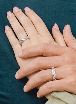 Couples' Diamond Wedding Bands | REEDS Jewelers